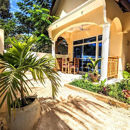 Mkadi Beach House Hotel Nungwi Kültér fotó