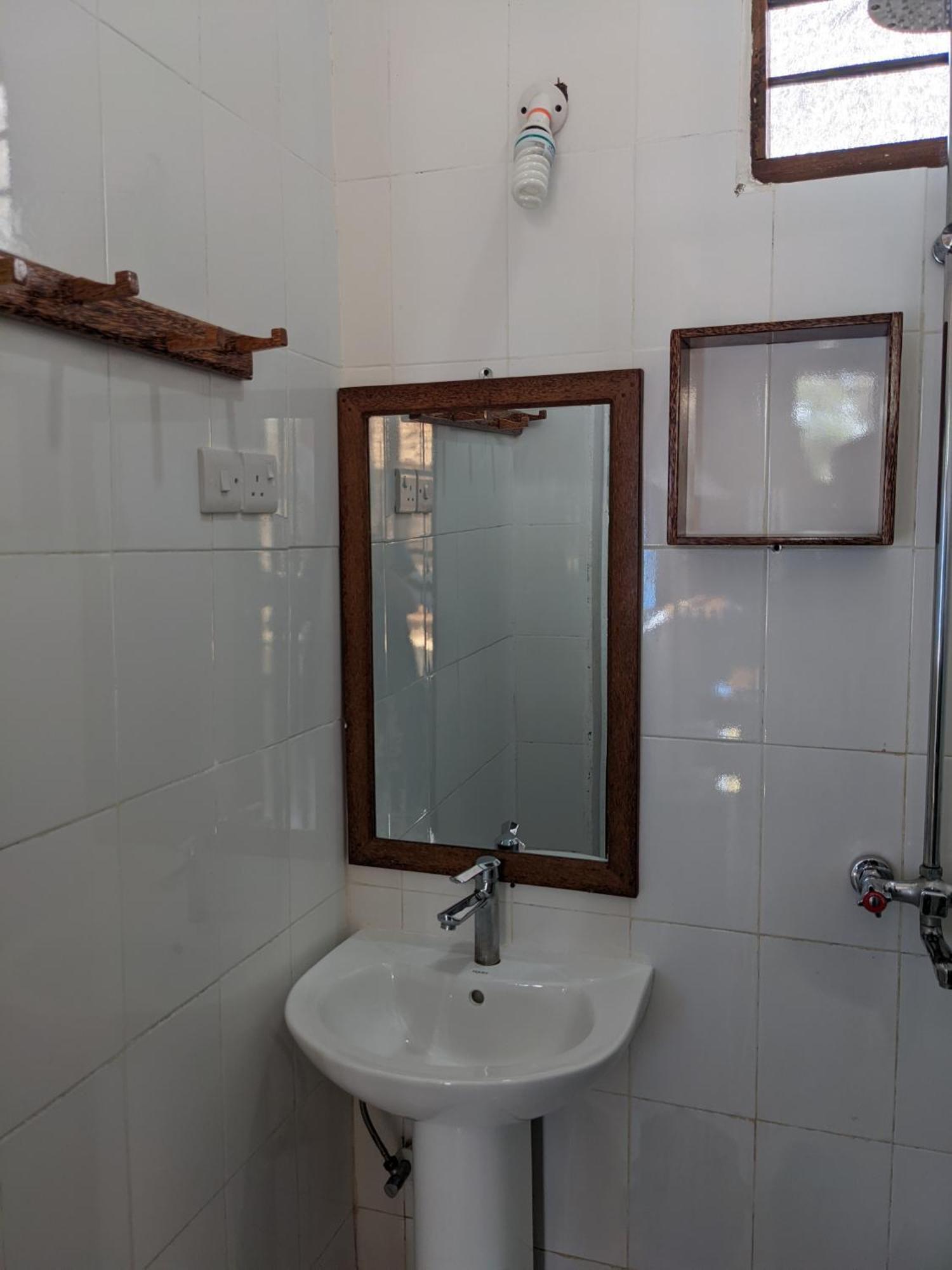 Mkadi Beach House Hotel Nungwi Szoba fotó