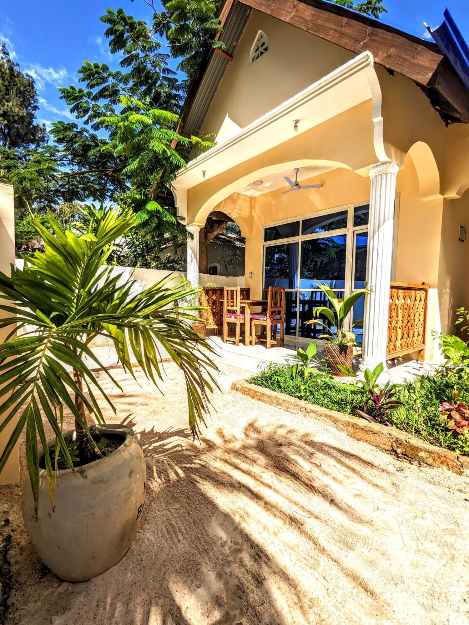 Mkadi Beach House Hotel Nungwi Kültér fotó