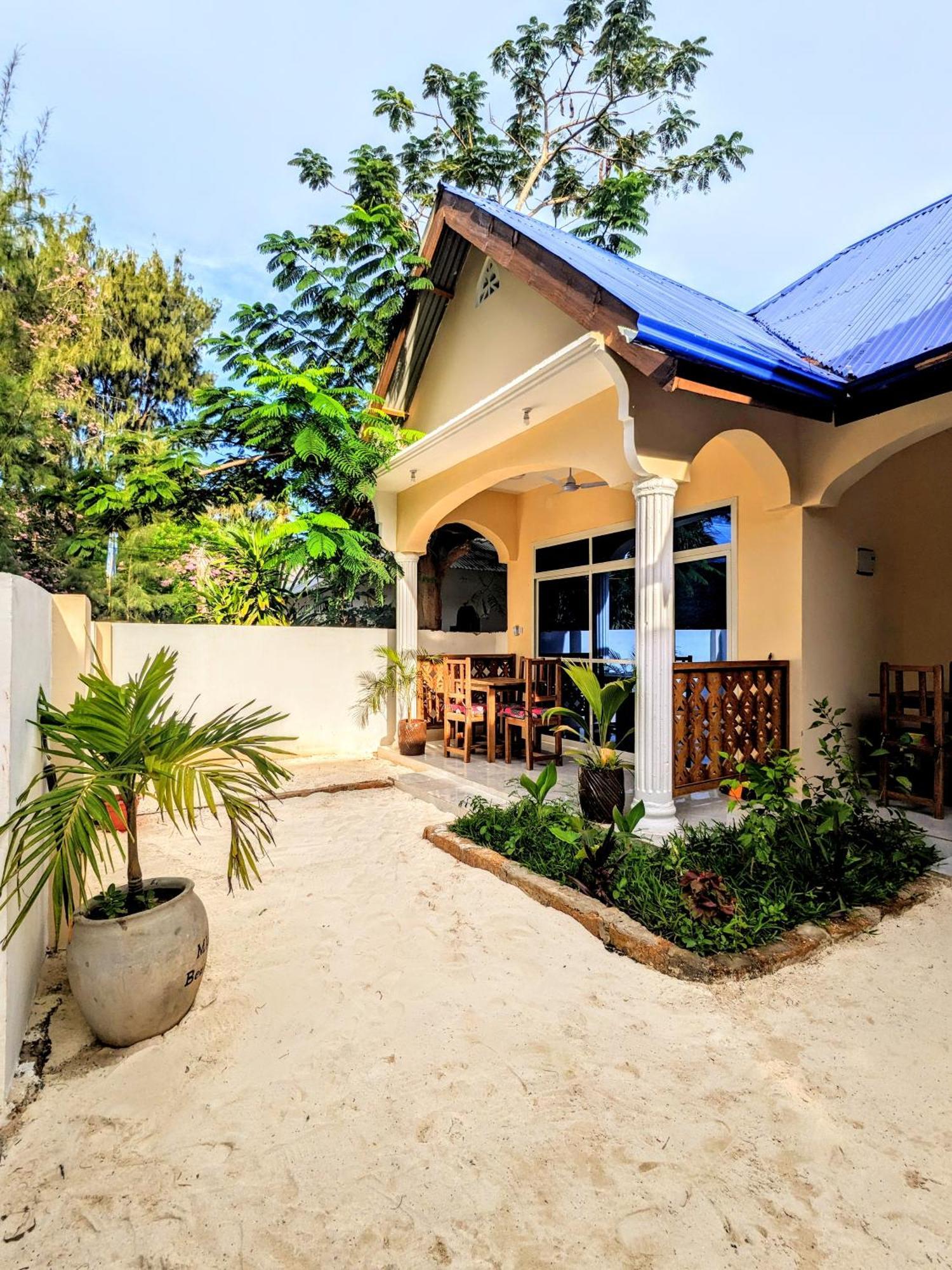 Mkadi Beach House Hotel Nungwi Kültér fotó