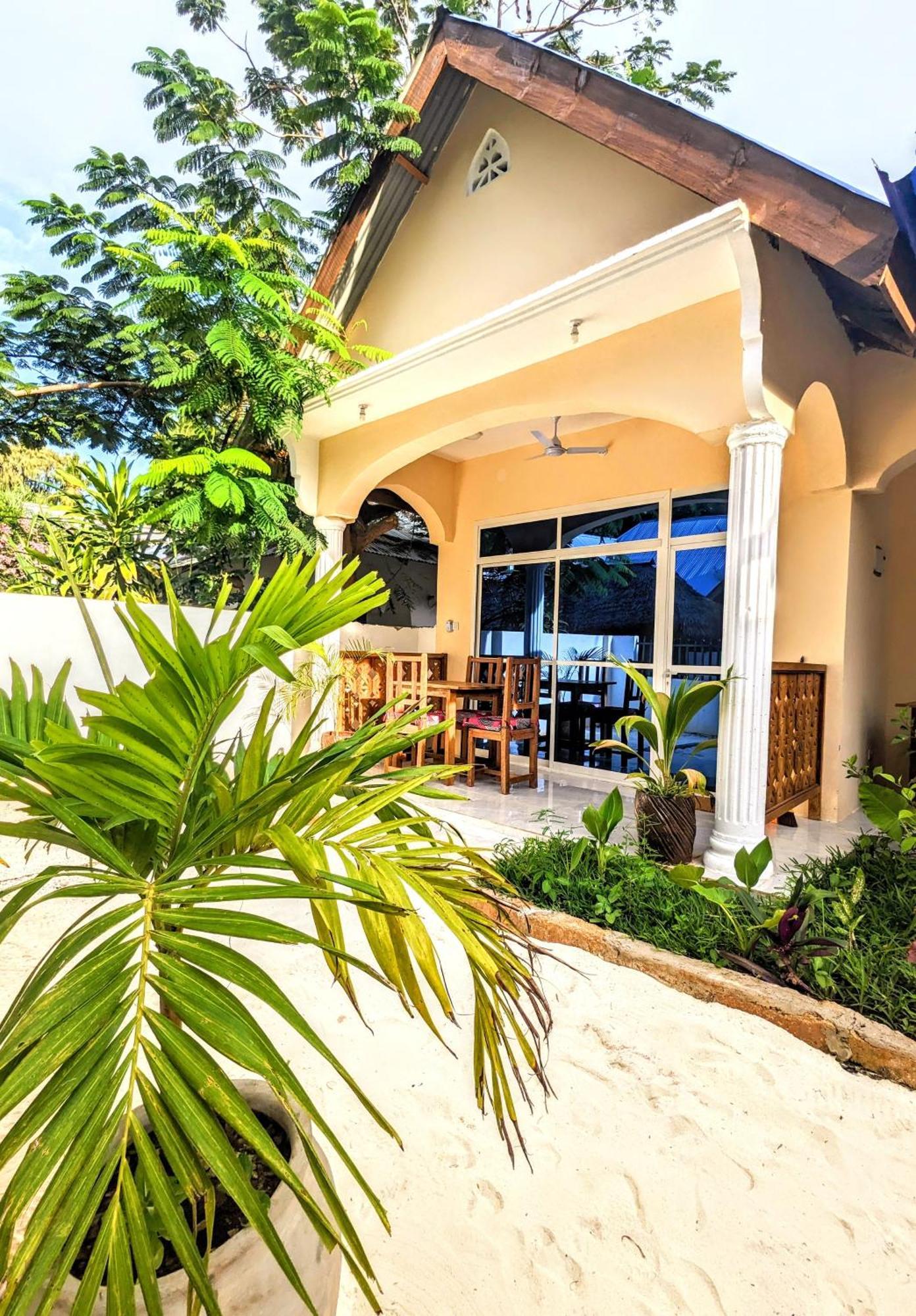 Mkadi Beach House Hotel Nungwi Kültér fotó